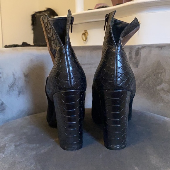 CHINESE LAUNDRY KRISTIN CAVALLARI Santorini Black Multi Color-block Booties sz.8 - Picture 5 of 13